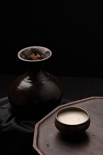 makgeolli (막걸리)