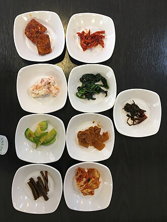 banchan (반찬)